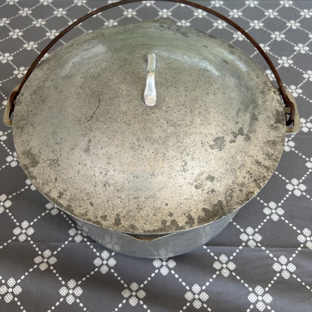 Super Maid Supreme Aluminum Dutch Oven Roaster 12" w/self Basting Lid Vintage
